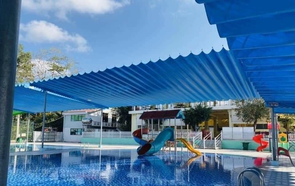 mái xếp hồ bơi