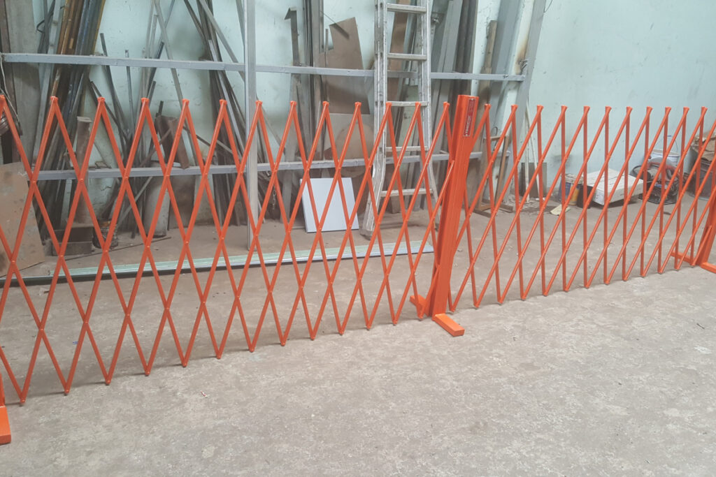 Cổng Rào Xếp Tự Động Kéo Tay Giá Rẻ Mới Nhất Thi Công 24/7 1 cong xep