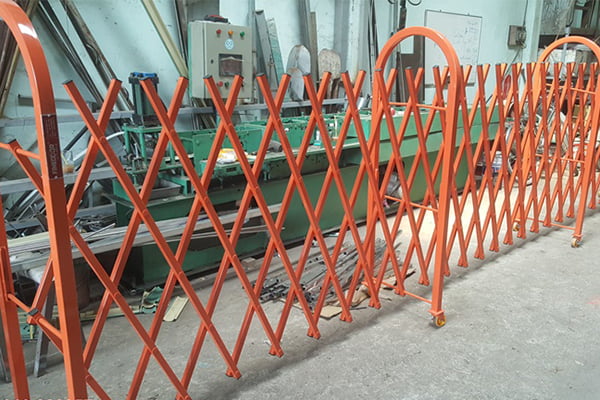 Làm Hàng Rào Xếp Di Động Kéo Tay Giá Rẻ, Uy Tín Tại TP.HCM | 24/7 5 hang rao xep keo tay tphcm