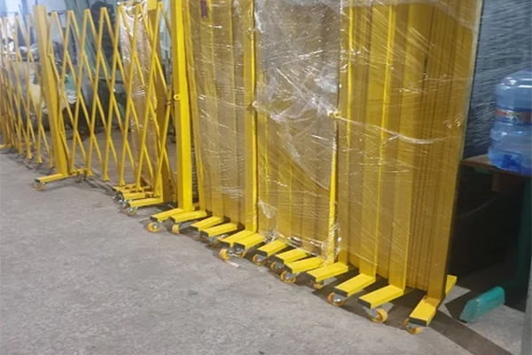 Làm Hàng Rào Xếp Di Động Kéo Tay Giá Rẻ, Uy Tín Tại TP.HCM | 24/7 2 hang rao xep keo tay