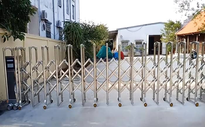 Làm Hàng Rào Xếp Di Động Kéo Tay Giá Rẻ, Uy Tín Tại TP.HCM | 24/7 8 hang rao xep lap mo to tu dong